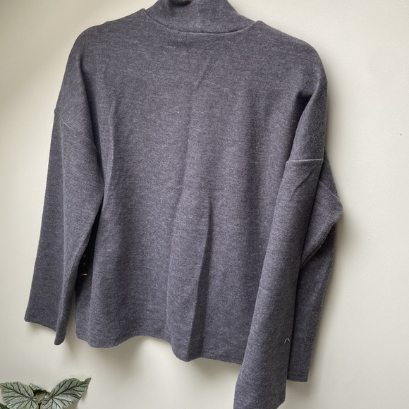 Forever 21 Soft Sweater - Picture 7 of 7